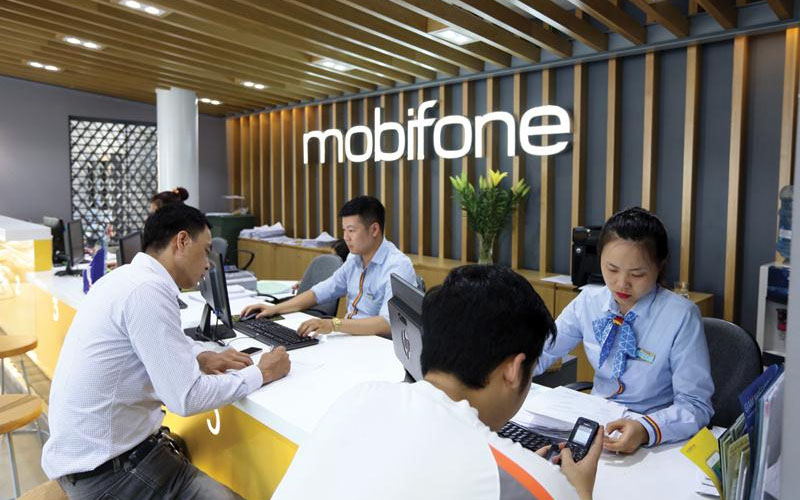 Các cửa hàng của MobiFone luôn có nhân viên hỗ trợ bạn